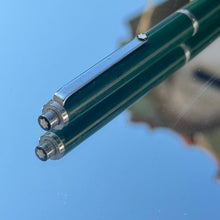 Cargar imagen en el visor de la galería, Bolígrafo Montblanc
