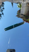 Cargar imagen en el visor de la galería, Bolígrafo Montblanc
